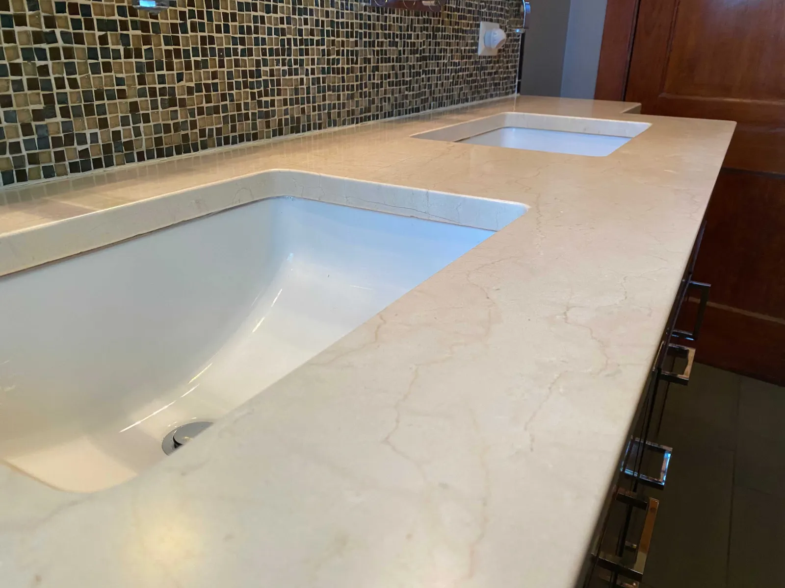 travertine bathroom cleaning services